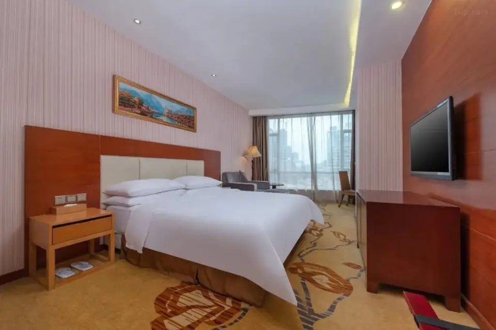 Дунгуань: Vienna Hotel Houjie   Shanmei Subway Station