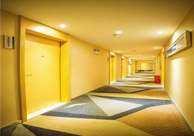 Учжоу: City Comfort Inn Wuzhou Bus Station