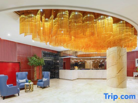 Инин: Holiday Inn Yining Enjoy· Yi Banana Leaf (Yining Airport Branch)