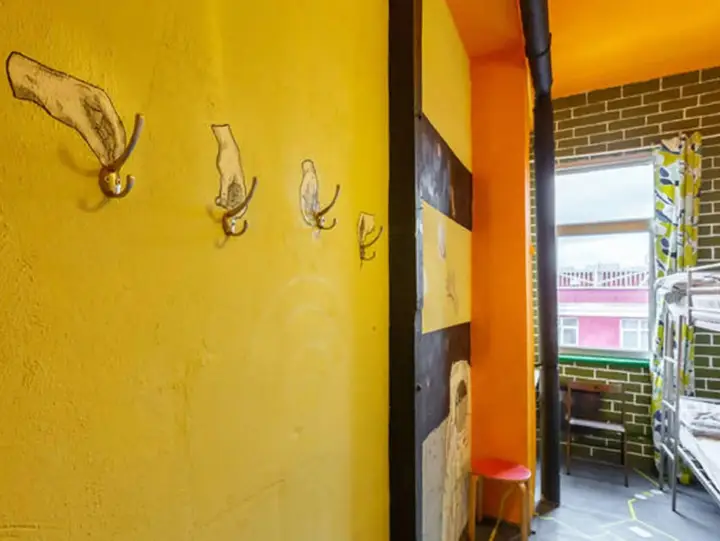 Москва: Fabrika Hostel Gallery