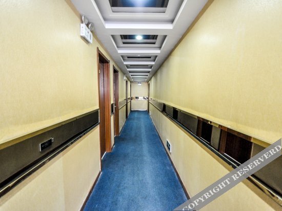Yinhai Holiday Hotel — фото 1