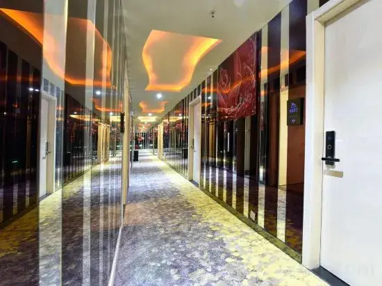 Шанхай: Shanghai Hua Yu The Tophams Hotel