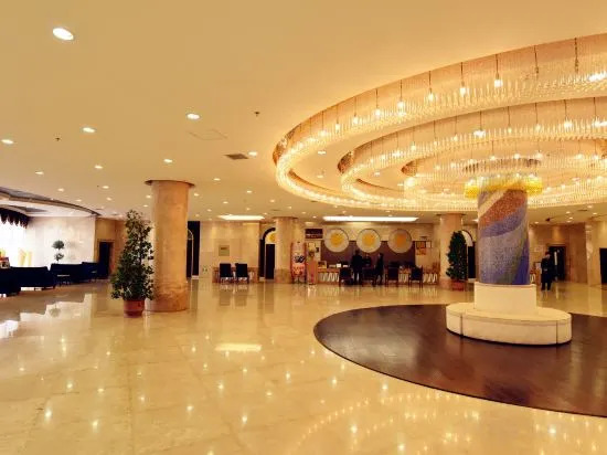Тумшук: Tushi Hotel