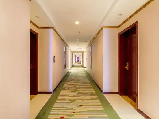 Тумшук: Tushi Hotel