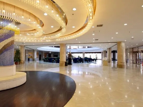 Тумшук: Tushi Hotel
