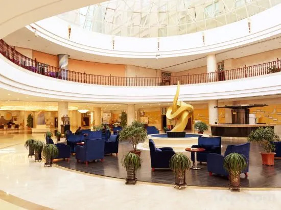 Тумшук: Tushi Hotel
