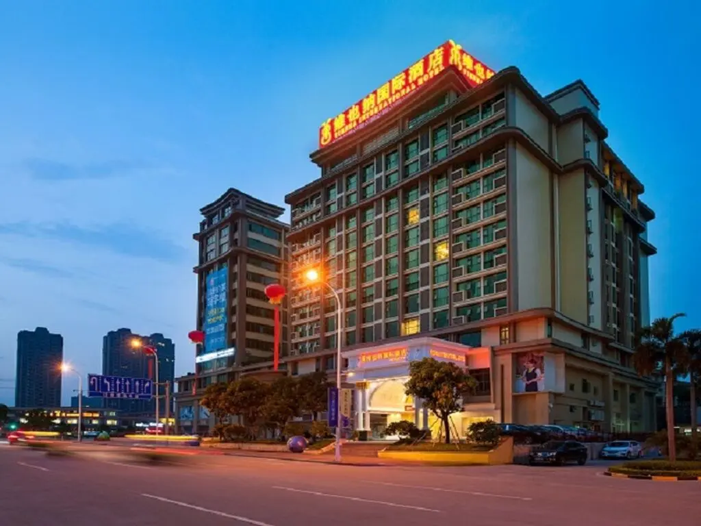 Хейан: Vienna International Hotel Heyuan Agile Garden Branch