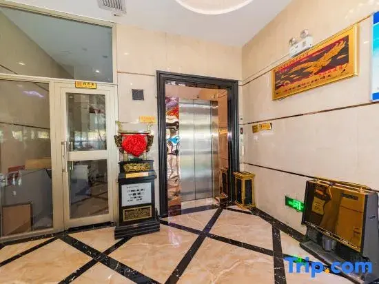 Урумчи: Tianmai Business Hotel (Urumqi South Railway Station Branch)