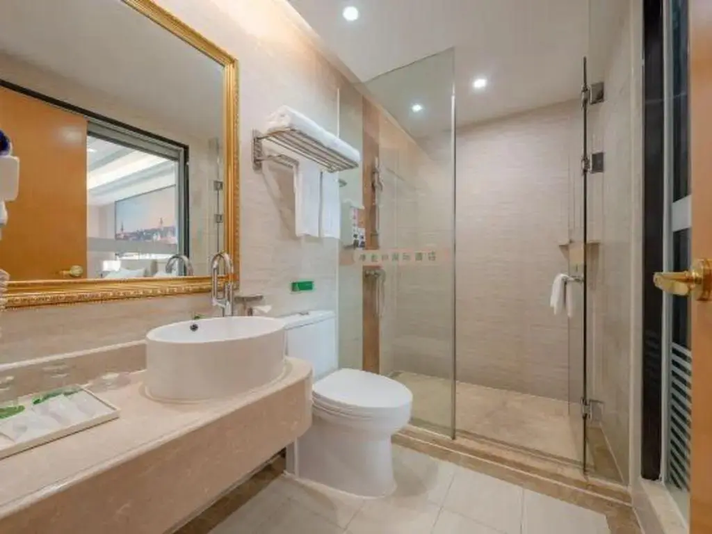 Дунгуань: Vienna International Hotel (Dongguan Hengli Branch)