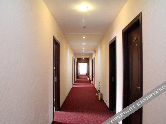 Yixing Business Hotel — фото 1