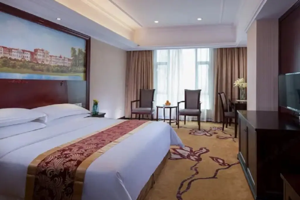 Vienna Hotel (Dongguan Zhangmutou) — фото 1