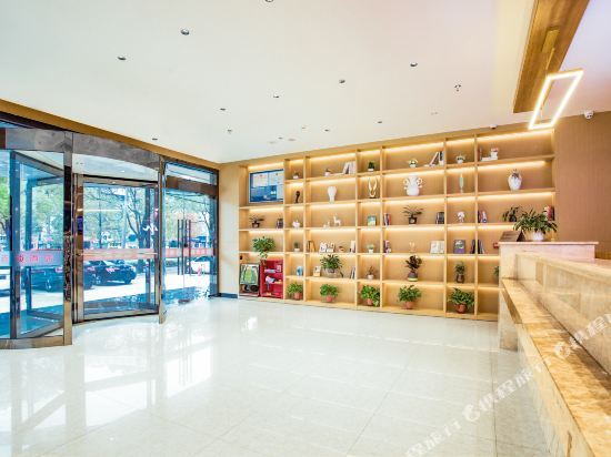 Elan Hotel (Jingjiang Taihe Wuyue Plaza) — фото 1