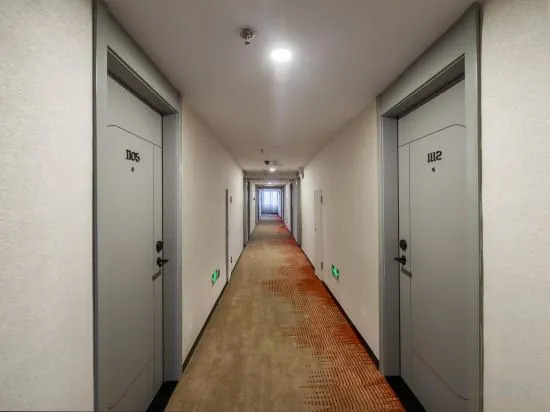 Чжуншань: Chaoju Hotel