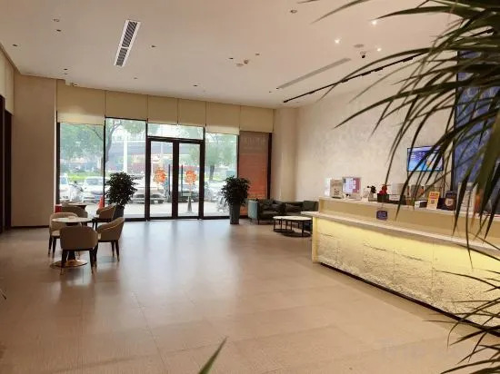 Чжуншань: Chaoju Hotel