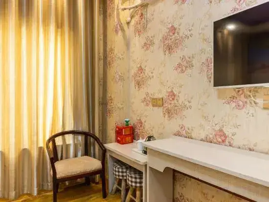 Чжэнчжоу: Rujia Huayi Hotel(Huanghe South Road Convention and Exhibition Center Store)