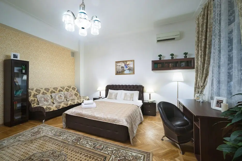Москва: IZBA Red Square Guest House