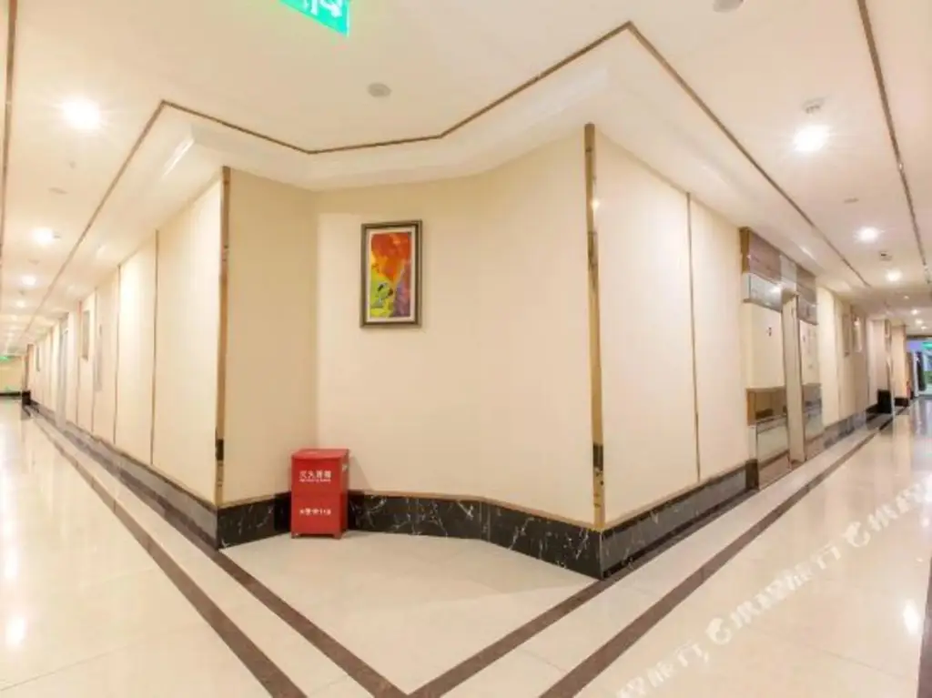 New Beacon Shangju Hotel (Hanzhengjie Subway Station Wuzhan Convention Center) — фото 1