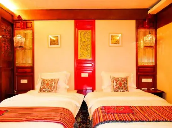 Лицзян: Yixing Thatched Cottage Inn (Lijiang Old Town Dashuiche Branch)