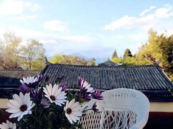 Лицзян: Yixing Thatched Cottage Inn (Lijiang Old Town Dashuiche Branch)