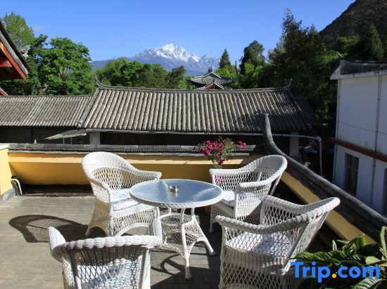 Лицзян: Yixing Thatched Cottage Inn (Lijiang Old Town Dashuiche Branch)