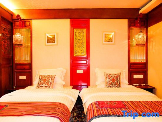 Лицзян: Yixing Thatched Cottage Inn (Lijiang Old Town Dashuiche Branch)