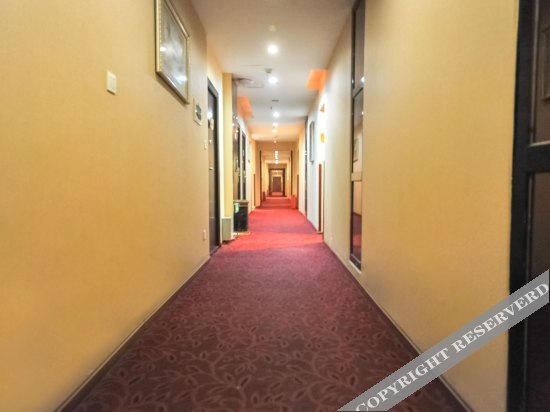 Чэнду: Xiaoqi yizhan Hotel Chengdu Jiayuan