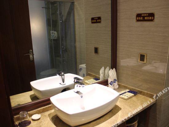 Лупаньшуй: Jiahua Shangpin Hotel