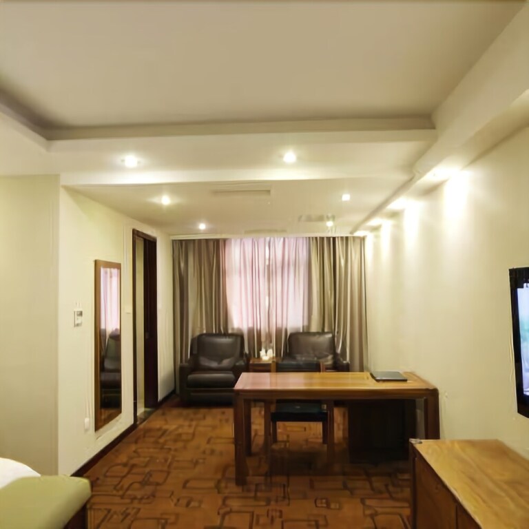 Наньтун: Home Inn Nantong Qingnian Middle Road