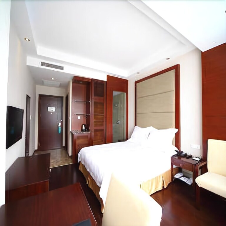 Наньтун: Home Inn Nantong Qingnian Middle Road