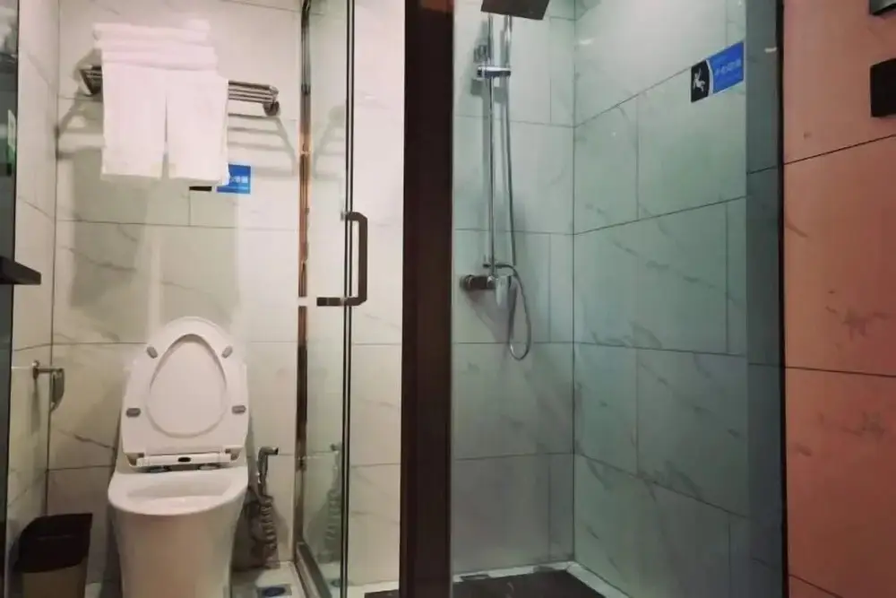 Иу: Junhong Hotel