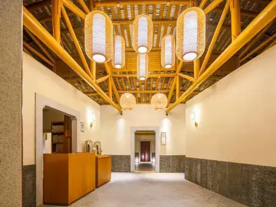 Мейчжу: Meizhou Wuhua Hot Mineral Mud Hot Spring Resort