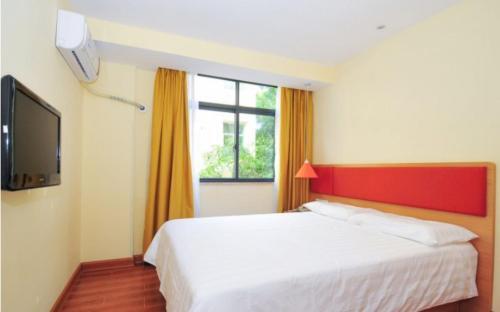 Санья: Home Inn (Sanya Shangpinjie Avenue)