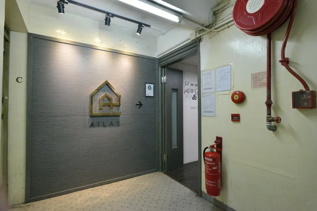 Гонконг: Atlas GuestHouse & Backpackers