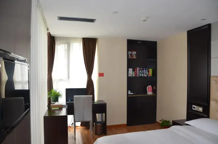 Чанша: Jundu Business Jiudian (Changsha Lugu)
