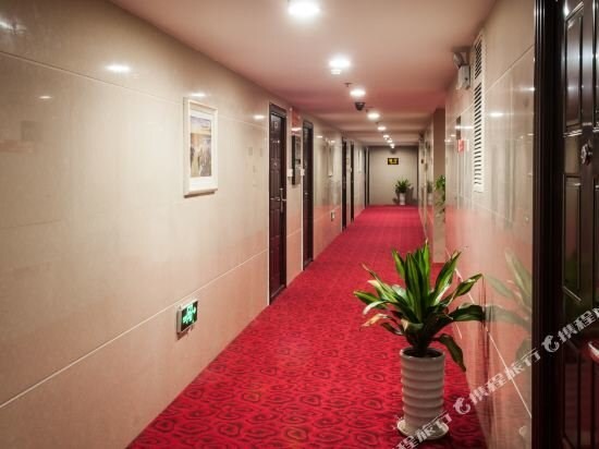 Шанхай: pinmao BUSINESS HOTEL(Kunshan Shimao Plaza)
