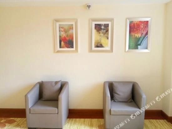 Цицикар: Qiqi Haryuda Holiday Hotel (Zhonghuan Plaza Dashang Xinmat Branch)
