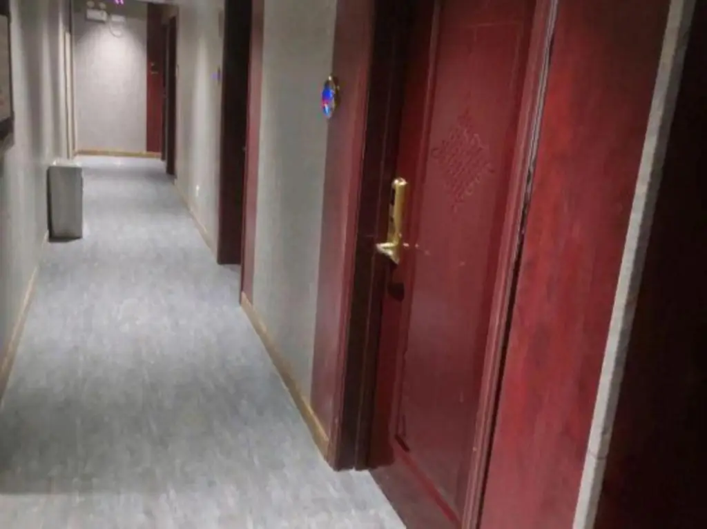 Шэньчжэнь: Yuefa Hotel (Shenzhen Dongmen Old Street Shaibu Subway Station)