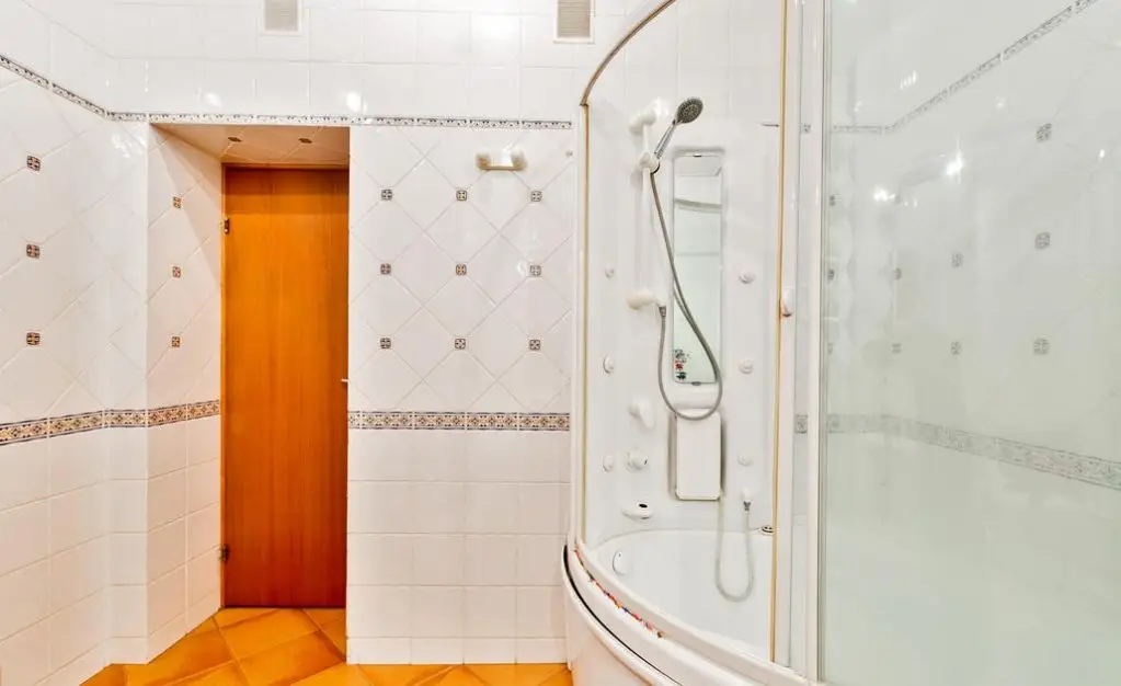 Москва: MaxRealty24 (МаксРеалти24) на Ломоносовском 19