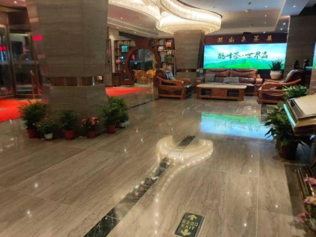 Эньши: Dongsheng Hotel