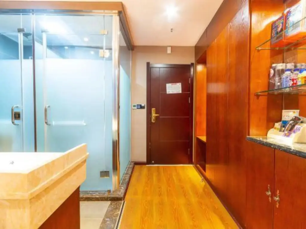 Эньши: Dongsheng Hotel