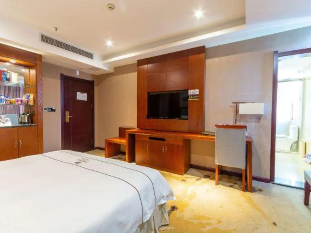 Эньши: Dongsheng Hotel