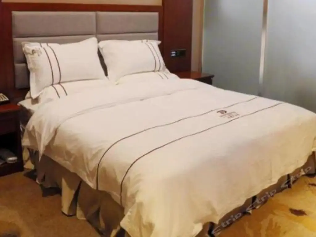 Эньши: Dongsheng Hotel