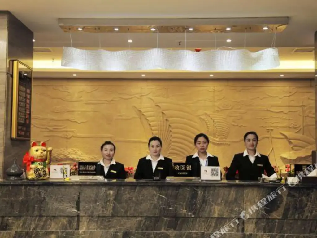 Эньши: Dongsheng Hotel
