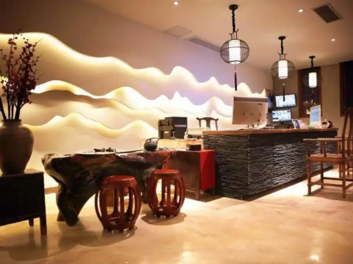 Чунцин: Brother Hotel (Chongqing Bagongli Used Car Trading Market)