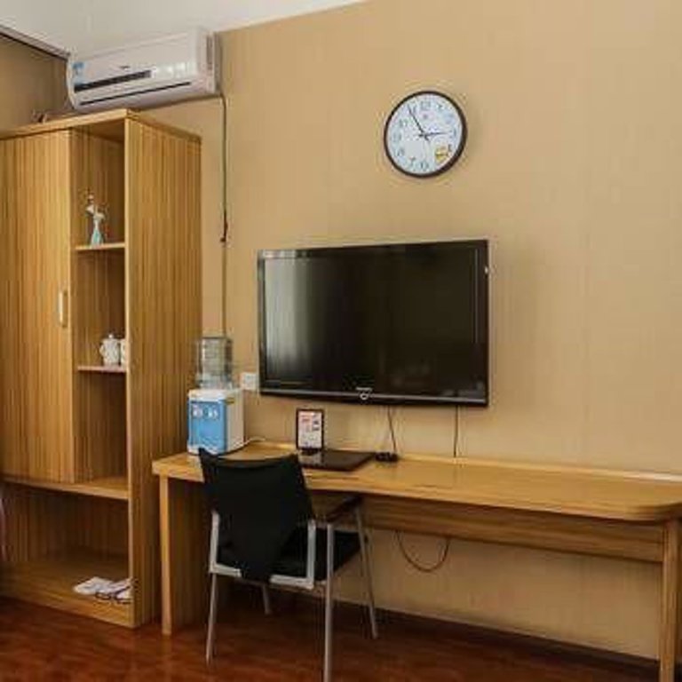 Ухань: Hanting Hotel Wuhan Lingjiaohu Metro Station