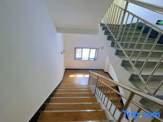 Урумчи: Urumqi Shisantuan Business Hotel (South Railway Station Branch)