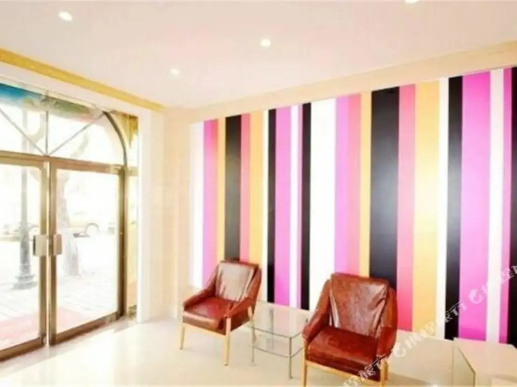 Циндао: 100 Inn Chain Hotel (Qingdao German Style Street)