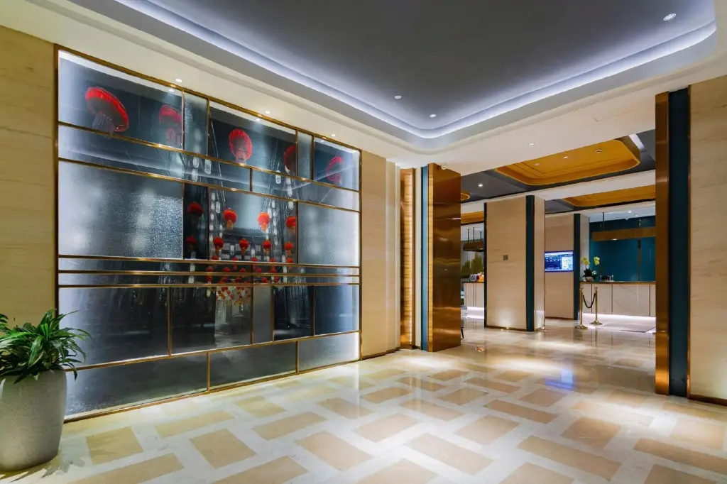 Чэнду: Yitel Collection (Chengdu DuFU Thatched Cottage & Sichuan Provincial People's Hospital Station)