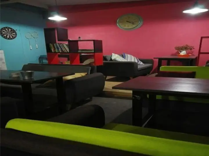 Уси: One Time Hostel