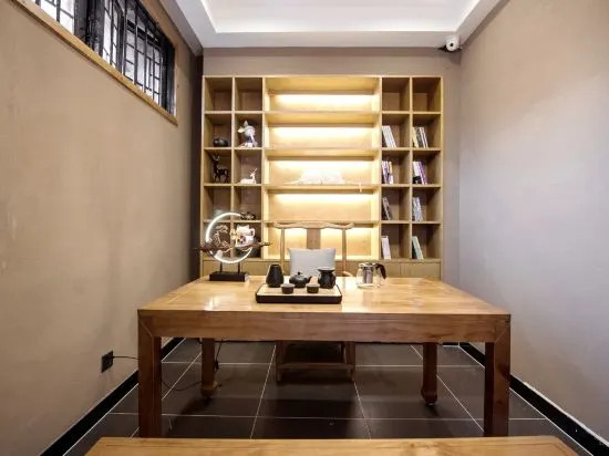 Сянси: Qingjufengzhu Riverview Guesthouse